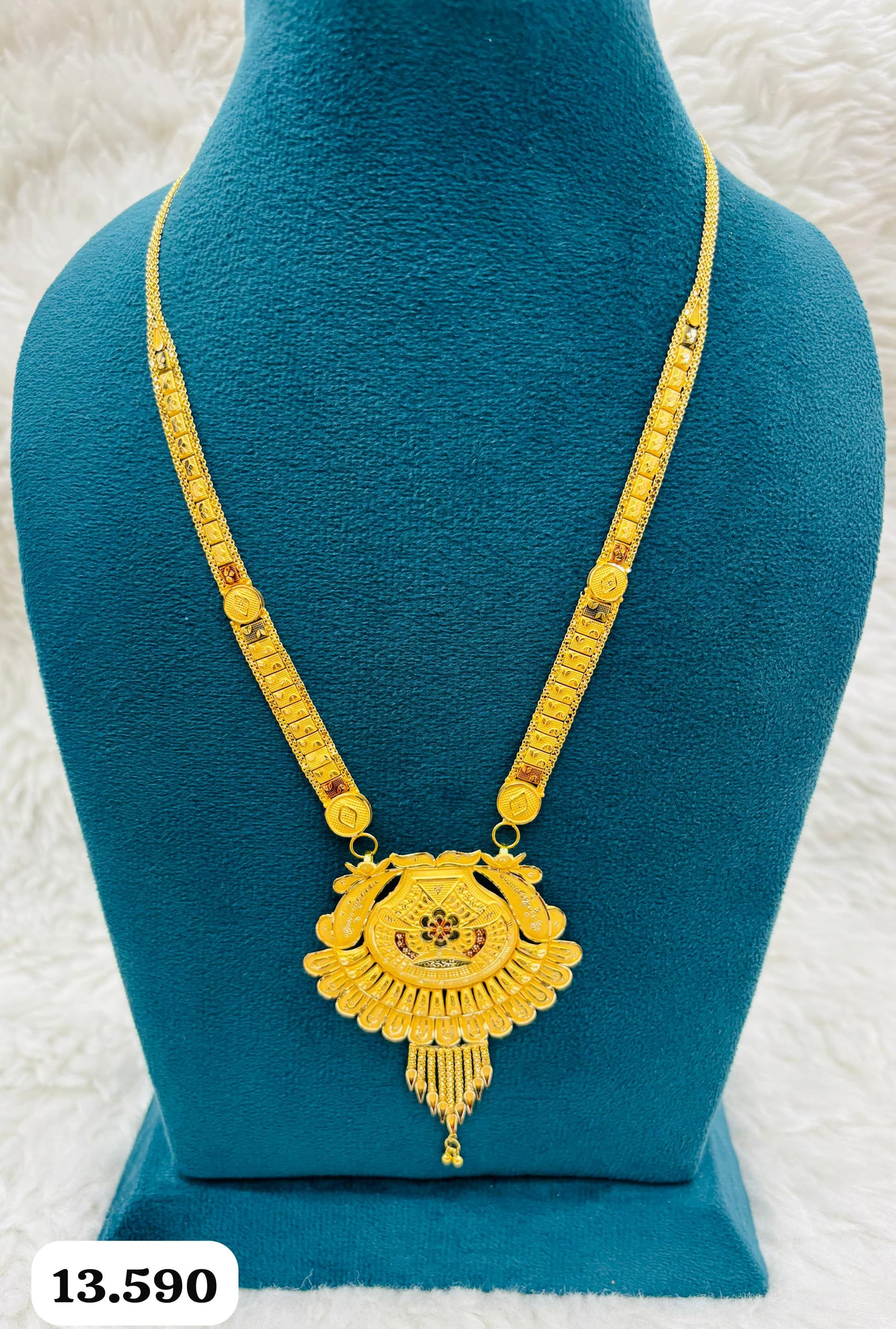 Gold Necklace Set