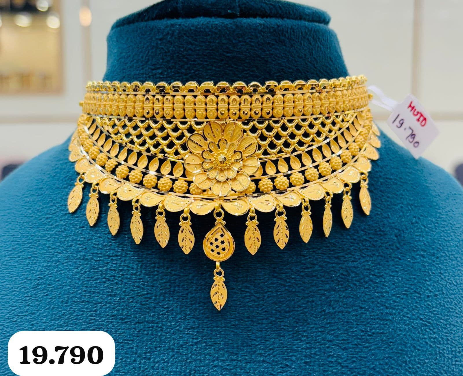 Gold Floral Choker Necklace