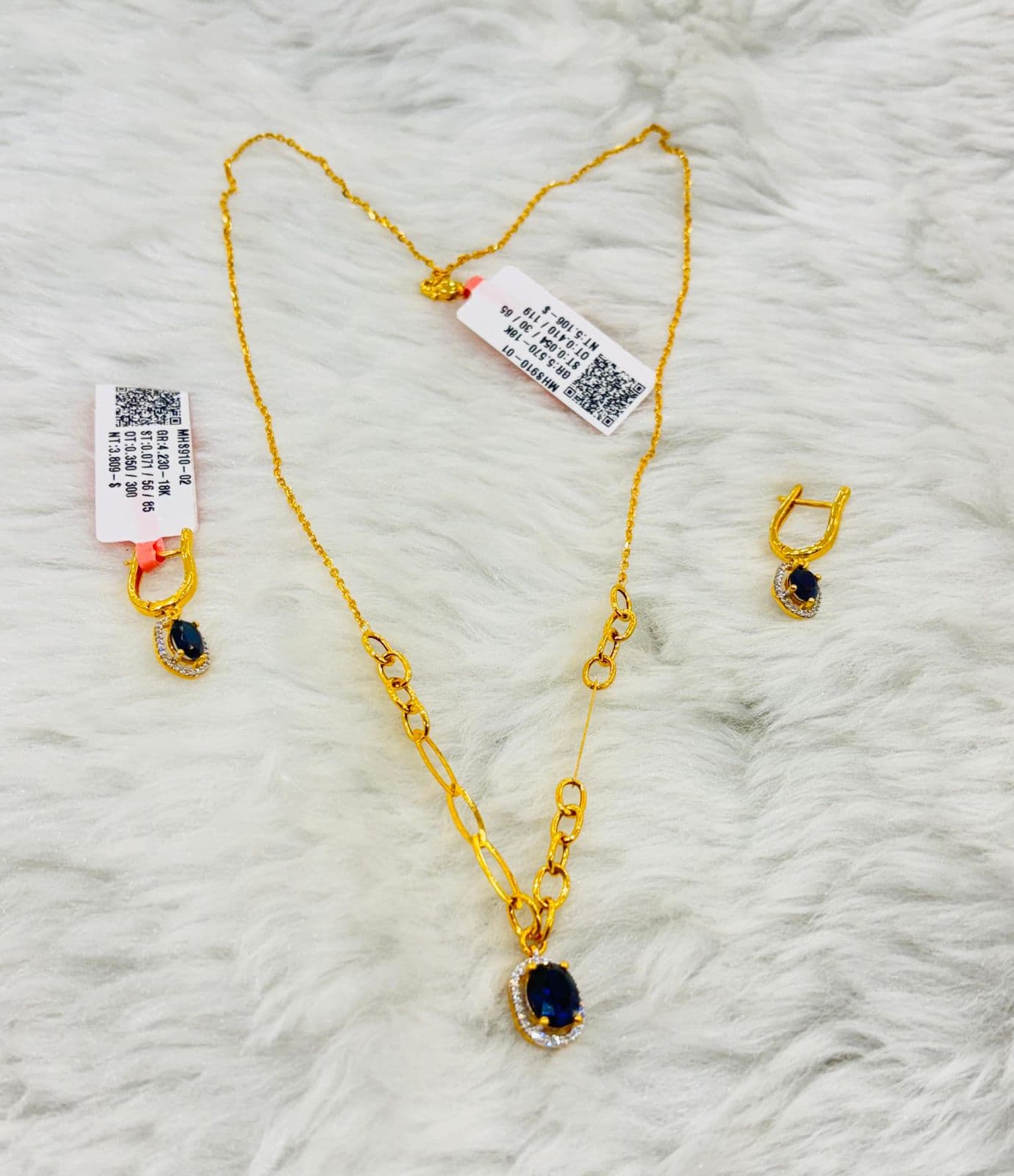 Elegant Diamond Pendant Set