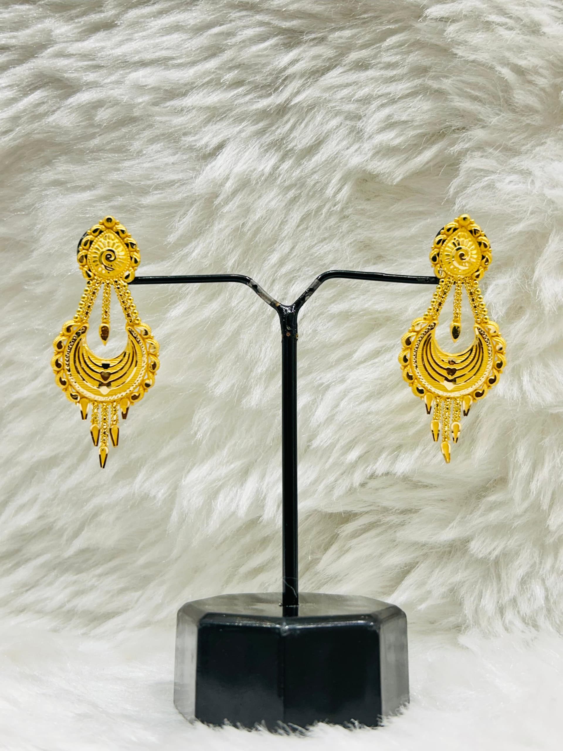 Meera Gold Earrings