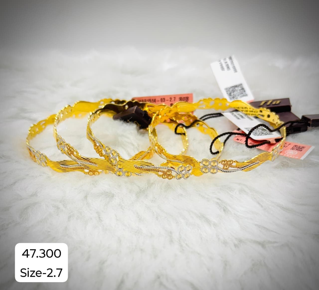 Two-Tone Floral Gold Bangles (Set of 4)
