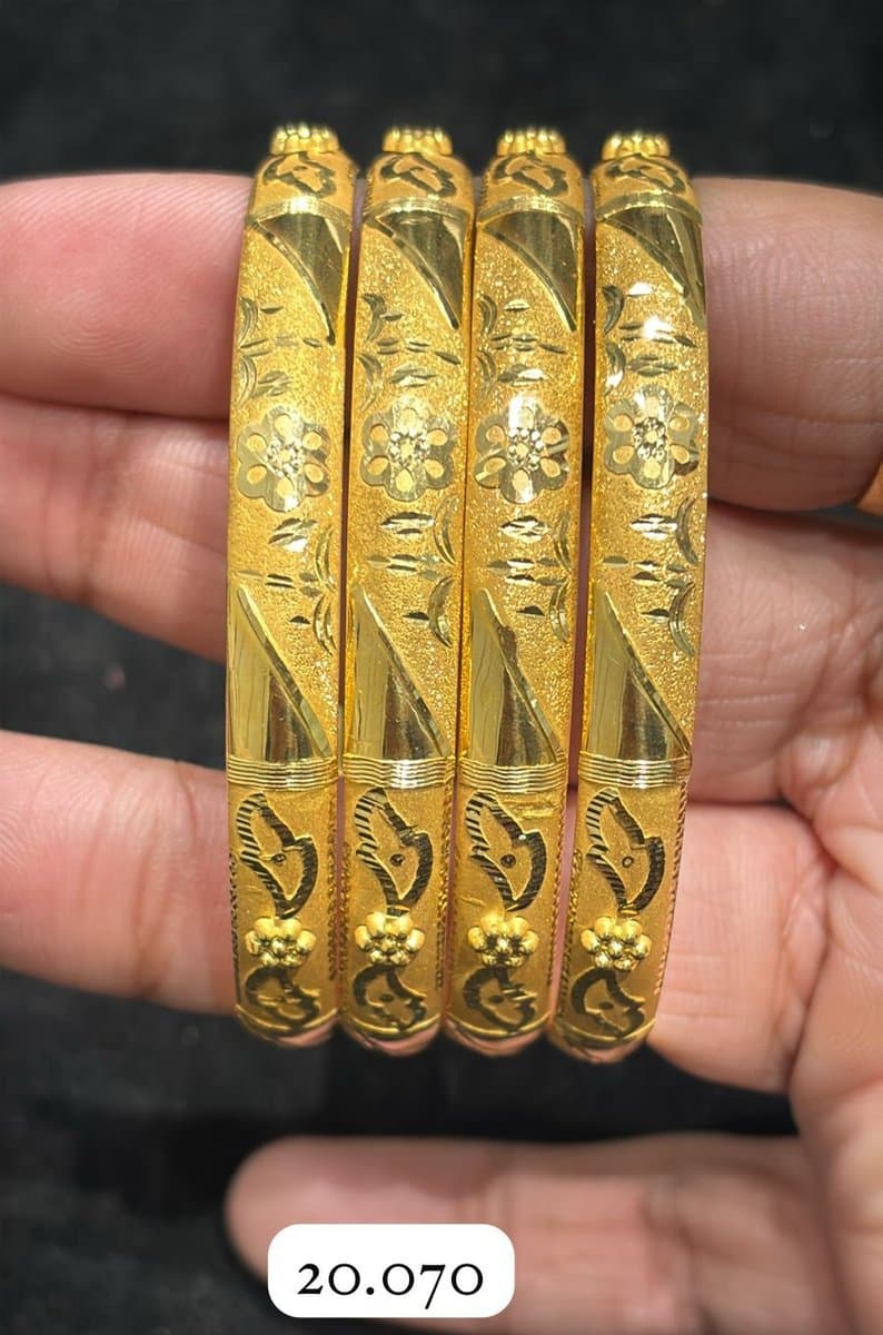Diagonal Twisted Gold Bangles (Set of 4)